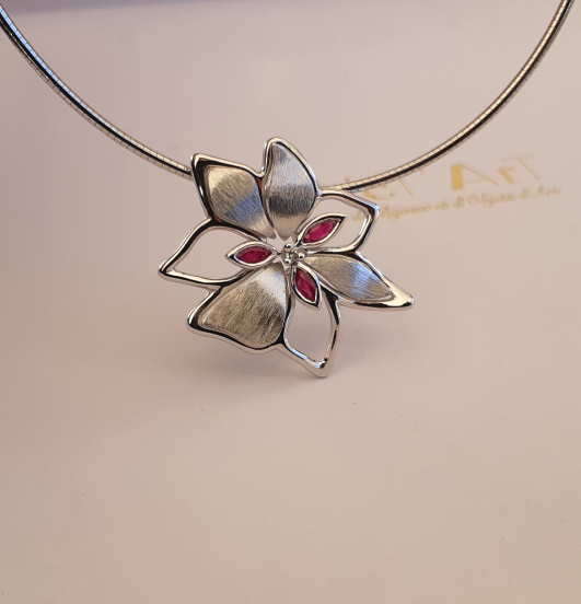 Pendentif Grande Fleur Rubis Et Diamant