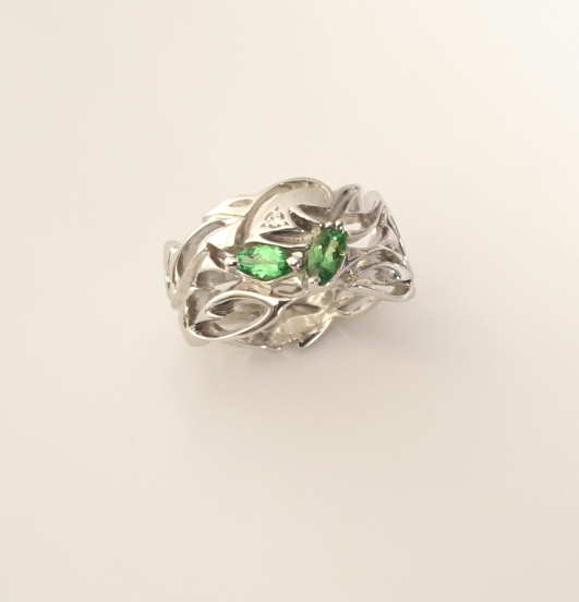 Bague Sculptée Tsavorite Et Diamant